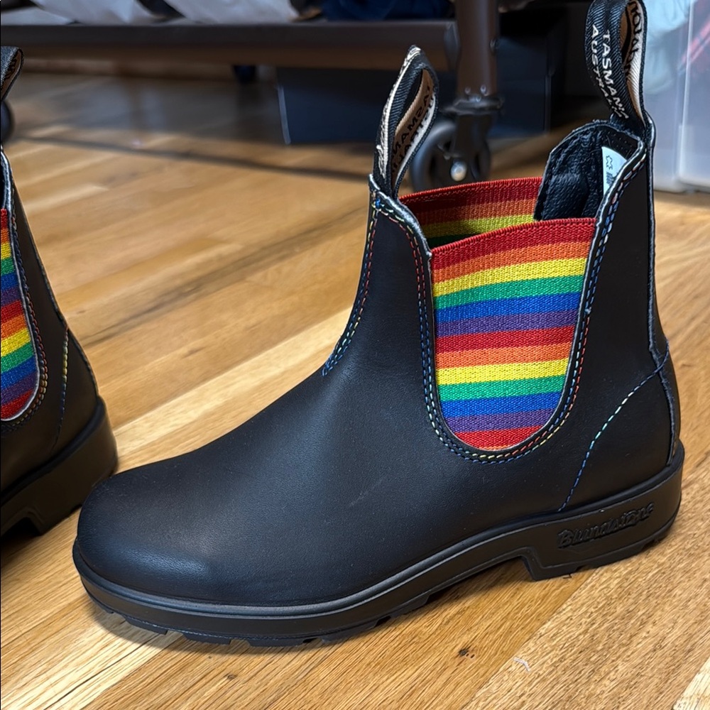 NWOT Blundstone Black Ankle Boots with Rainbow Stripes